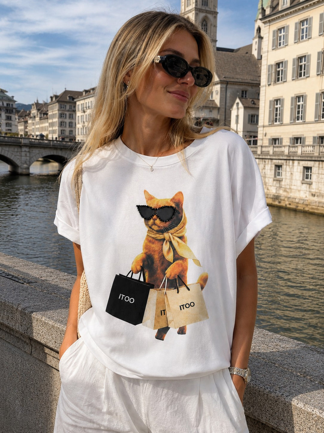 Shopping Cat Graphic T-Shirt