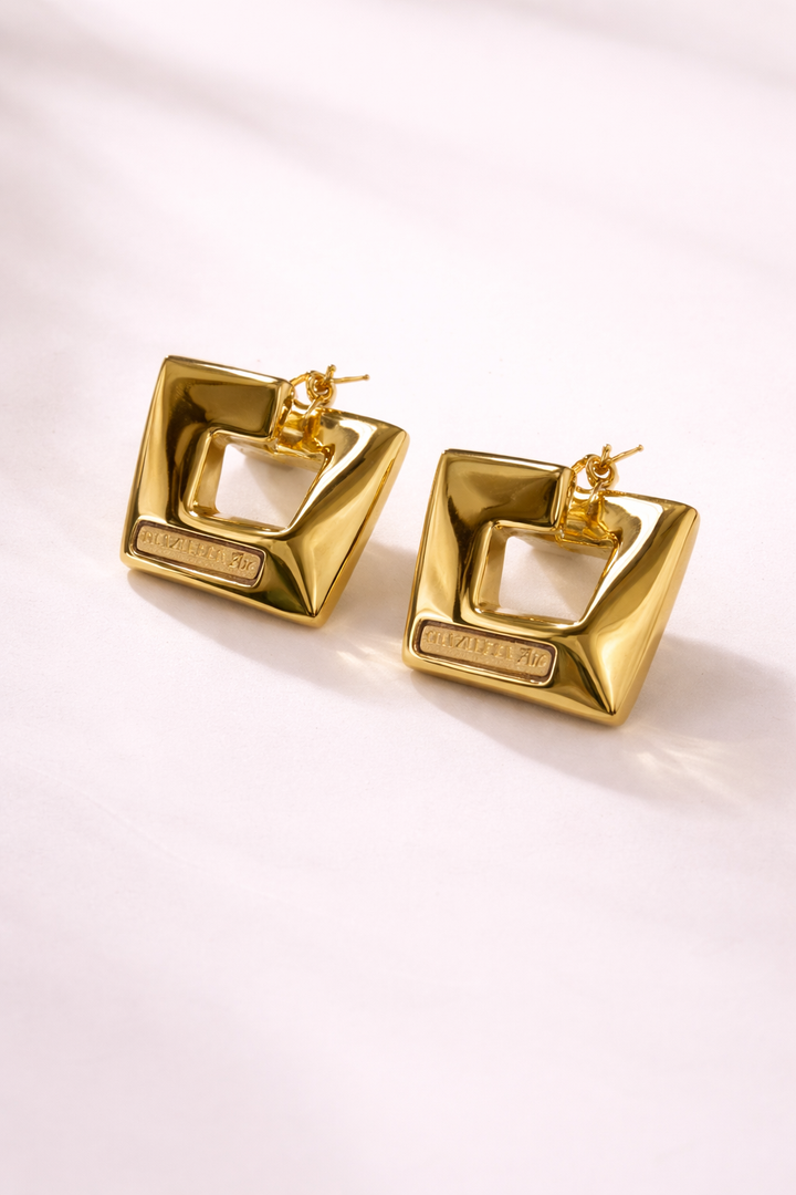 18K Gold Sculpted Square Earrings