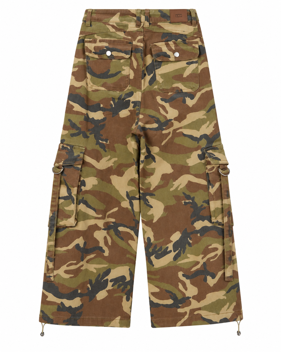 Camo cargo pants with pockets