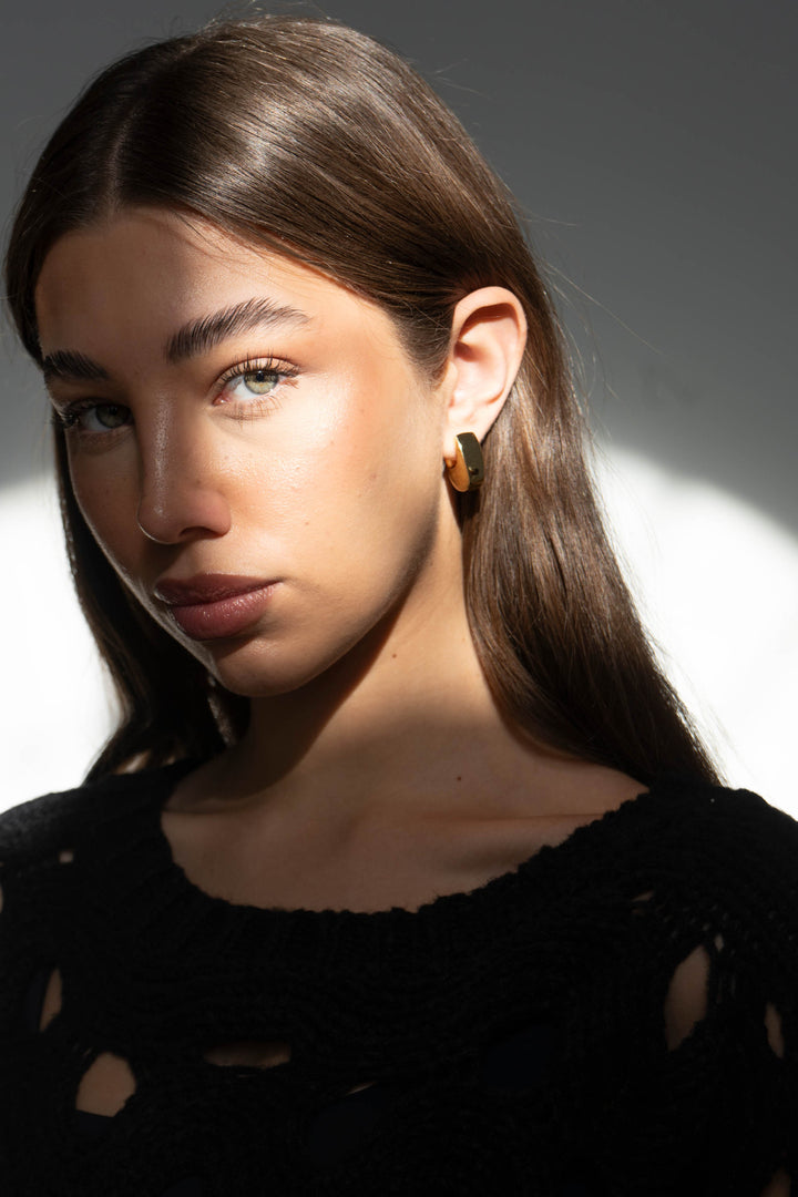 18K Gold Sculpted Huggie Earrings