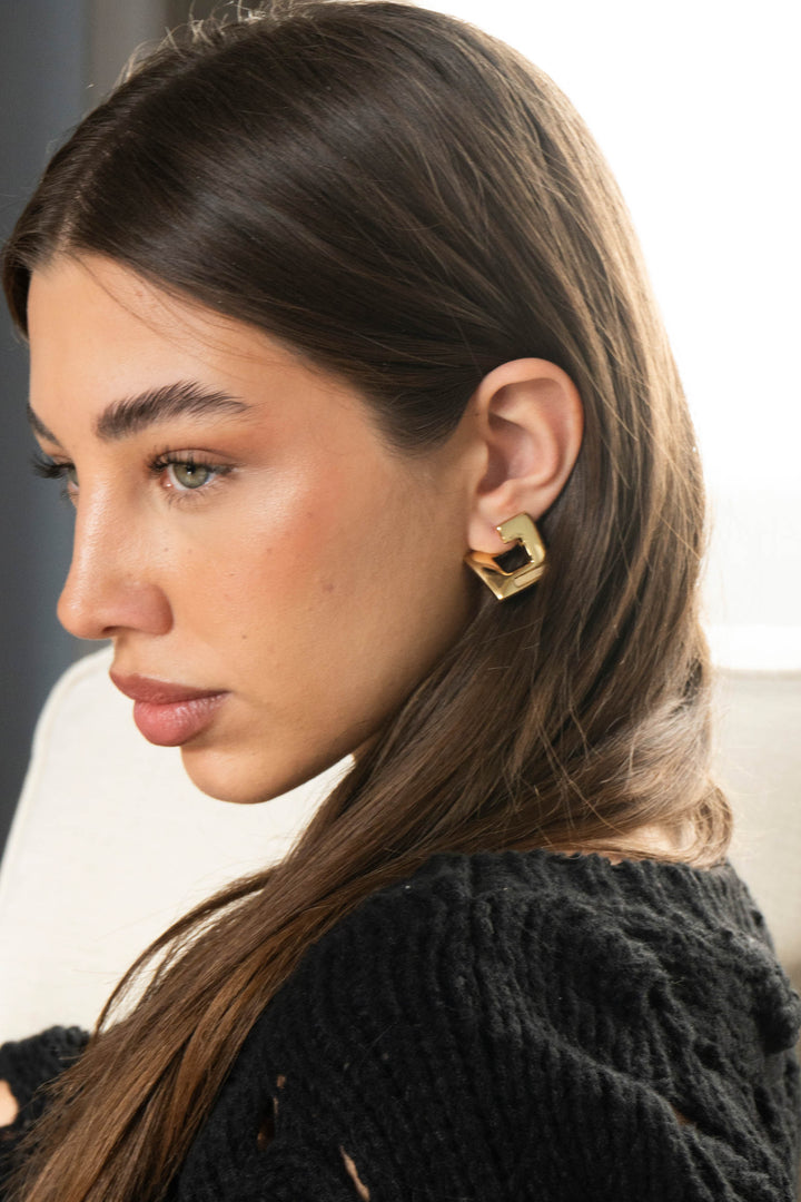 18K Gold Sculpted Square Earrings